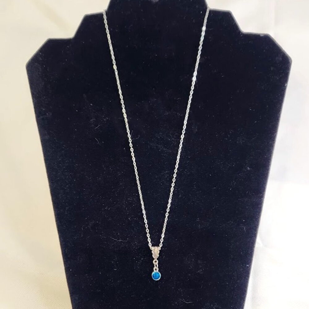 Handmade Silver tone Light Blue Crystal Necklace Tibetan Silver Bail 17" Chain